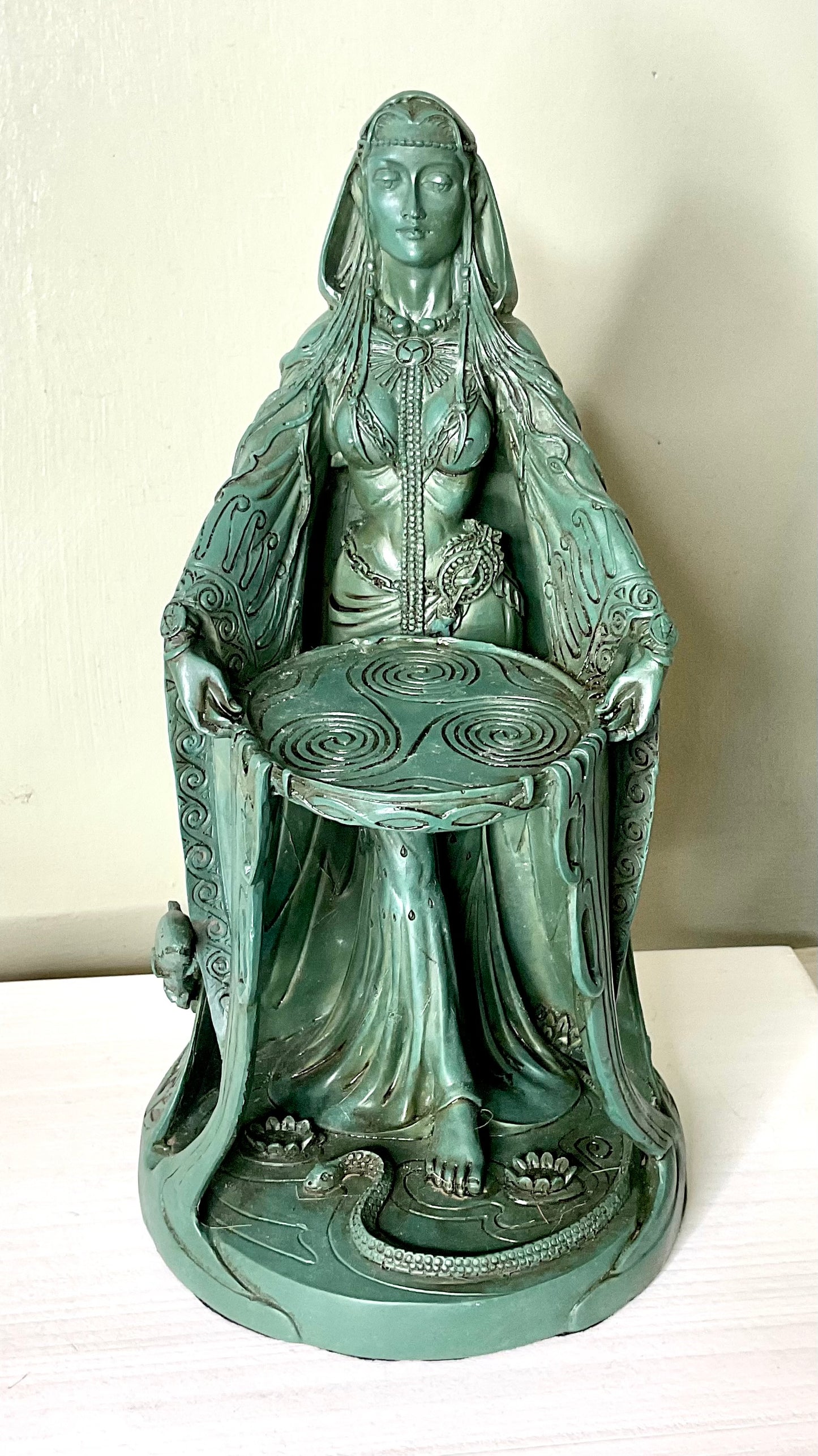 Danu Statue