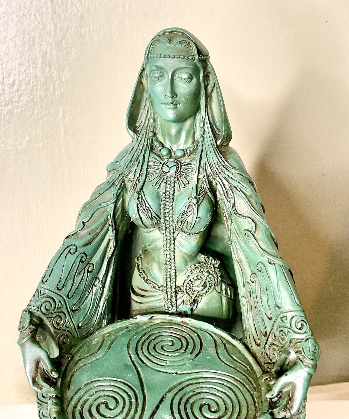 Danu Statue