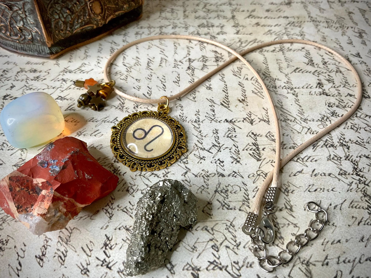 Leo Glyph Amulet