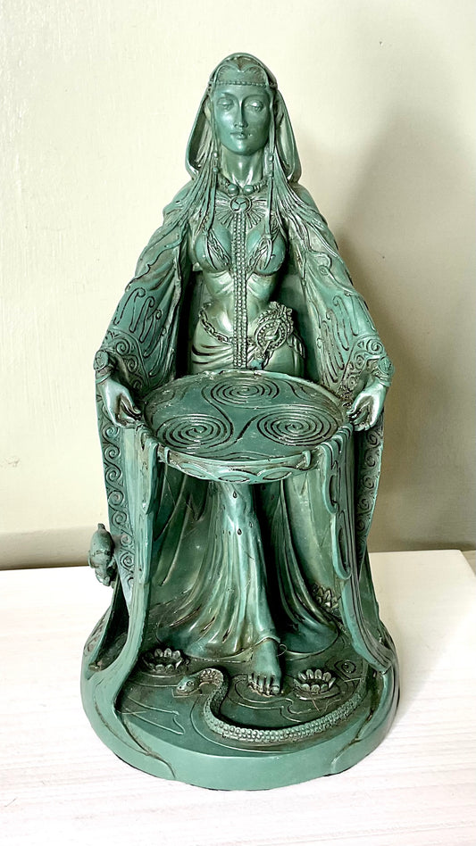 Danu Statue